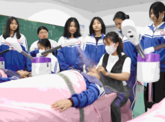 实际操作在内的多样化职业启蒙课程满足不同学生的兴趣需求