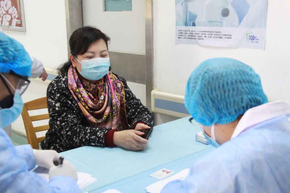 他奔走呼吁新冠肺炎康复患者捐献血浆,今天,妻子来了……